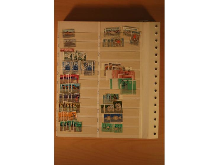 1859/1985, postfrischer, ungebrauchter und gestempelter Bestand mit besseren Ausgaben im Lagerbuch
