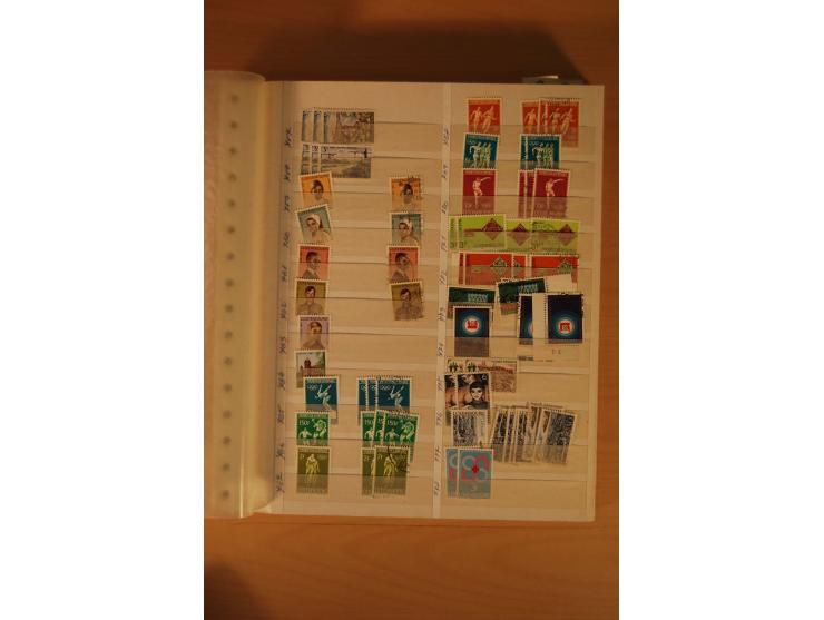 1859/1985, postfrischer, ungebrauchter und gestempelter Bestand mit besseren Ausgaben im Lagerbuch