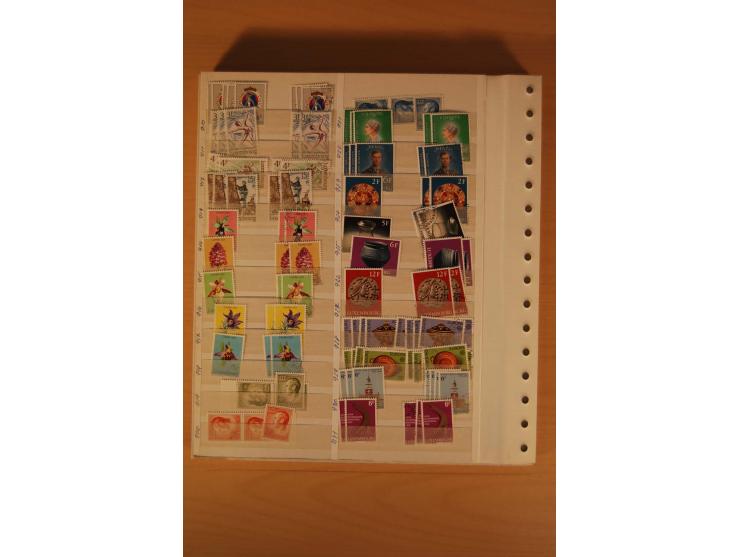 1859/1985, postfrischer, ungebrauchter und gestempelter Bestand mit besseren Ausgaben im Lagerbuch