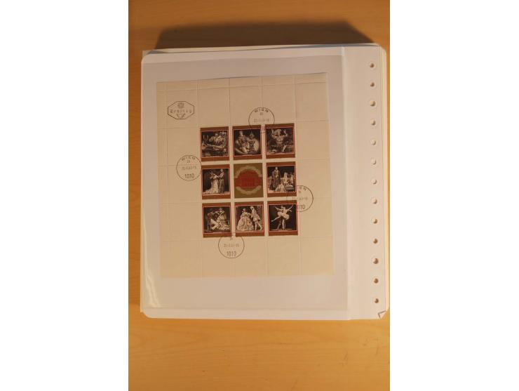 1850/2003, postfrische, ungebrauchte und gestempelte Sammlung mit WIPA-Block, Dollfuß und Renner-Kleinbogen in 4 Alben