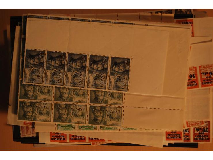 1938/52 (ca.), postfrischer kleiner Lagerbestand, meist gute Ausgaben und Blocks in größeren Mengen zwischen 20 und 100 Stück