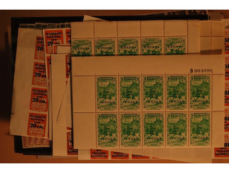 1938/52 (ca.), postfrischer kleiner Lagerbestand, meist gute Ausgaben und Blocks in größeren Mengen zwischen 20 und 100 Stück