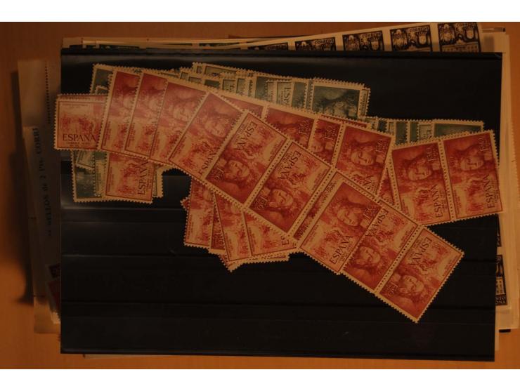 1938/52 (ca.), postfrischer kleiner Lagerbestand, meist gute Ausgaben und Blocks in größeren Mengen zwischen 20 und 100 Stück