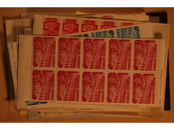 1938/52 (ca.), postfrischer kleiner Lagerbestand, meist gute Ausgaben und Blocks in größeren Mengen zwischen 20 und 100 Stück