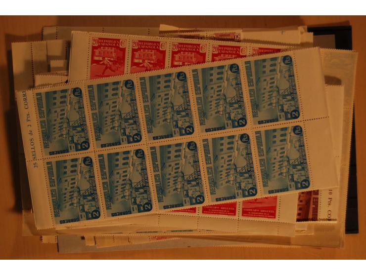 1938/52 (ca.), postfrischer kleiner Lagerbestand, meist gute Ausgaben und Blocks in größeren Mengen zwischen 20 und 100 Stück