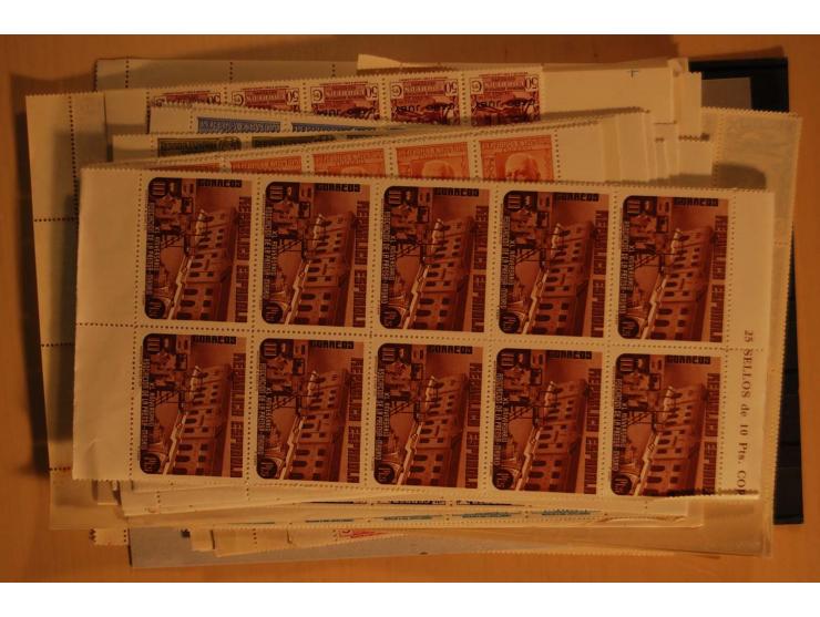 1938/52 (ca.), postfrischer kleiner Lagerbestand, meist gute Ausgaben und Blocks in größeren Mengen zwischen 20 und 100 Stück