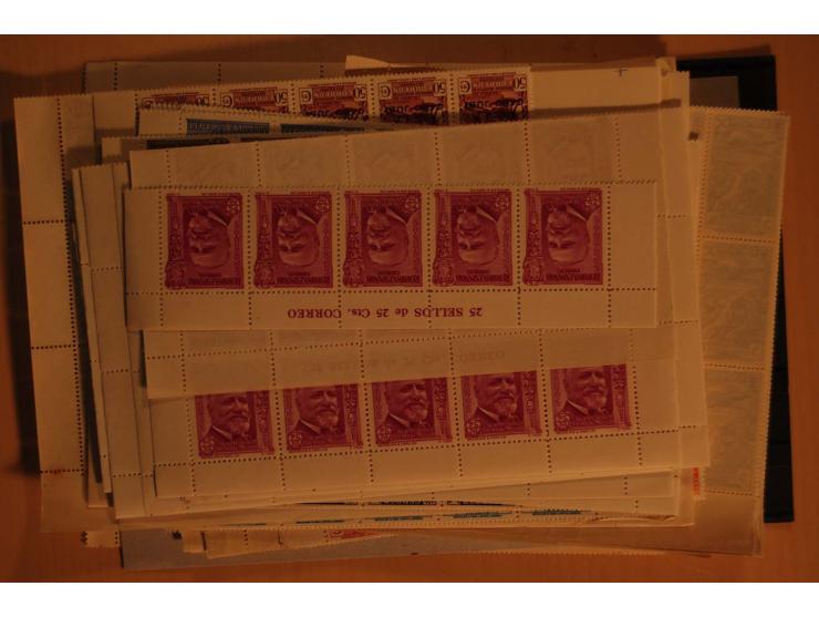 1938/52 (ca.), postfrischer kleiner Lagerbestand, meist gute Ausgaben und Blocks in größeren Mengen zwischen 20 und 100 Stück