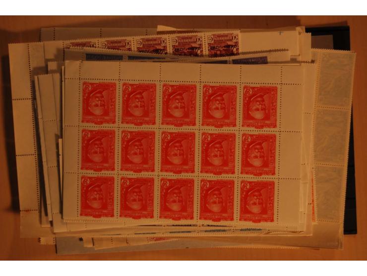 1938/52 (ca.), postfrischer kleiner Lagerbestand, meist gute Ausgaben und Blocks in größeren Mengen zwischen 20 und 100 Stück