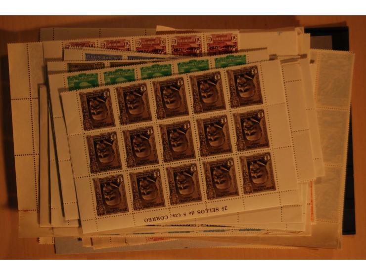 1938/52 (ca.), postfrischer kleiner Lagerbestand, meist gute Ausgaben und Blocks in größeren Mengen zwischen 20 und 100 Stück