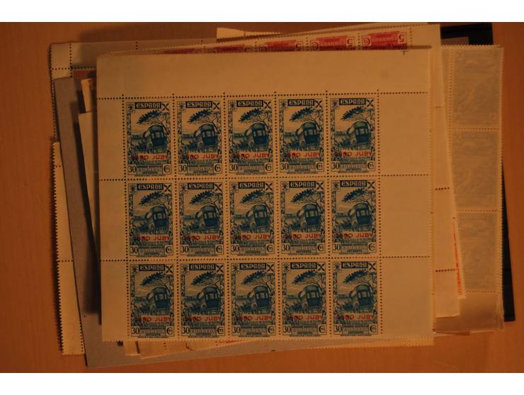 1938/52 (ca.), postfrischer kleiner Lagerbestand, meist gute Ausgaben und Blocks in größeren Mengen zwischen 20 und 100 Stück