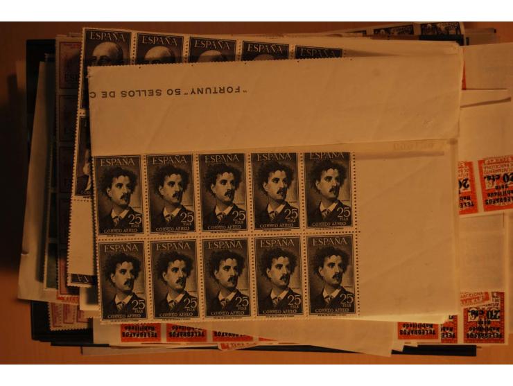 1938/52 (ca.), postfrischer kleiner Lagerbestand, meist gute Ausgaben und Blocks in größeren Mengen zwischen 20 und 100 Stück