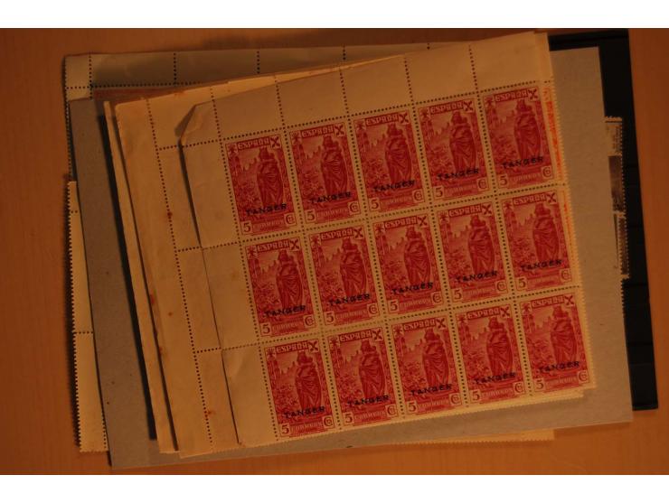 1938/52 (ca.), postfrischer kleiner Lagerbestand, meist gute Ausgaben und Blocks in größeren Mengen zwischen 20 und 100 Stück