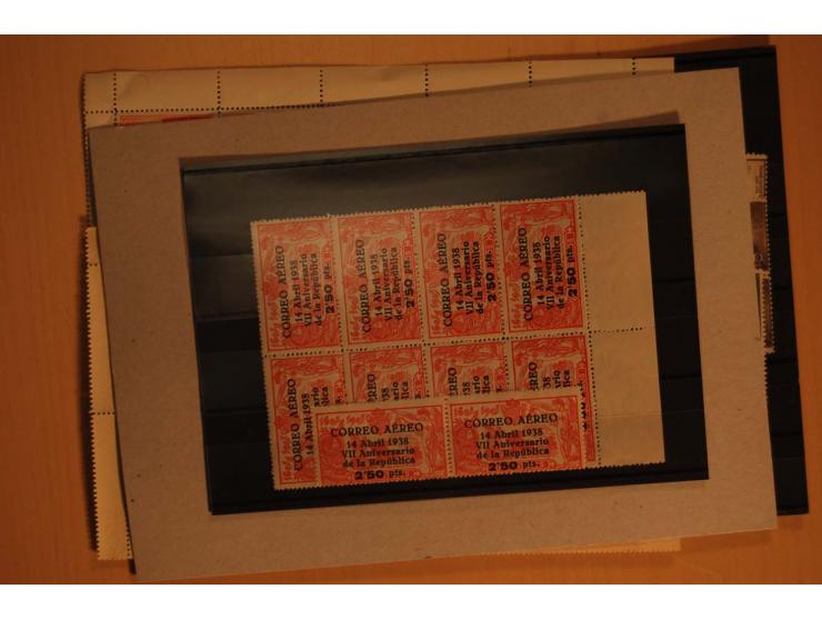 1938/52 (ca.), postfrischer kleiner Lagerbestand, meist gute Ausgaben und Blocks in größeren Mengen zwischen 20 und 100 Stück