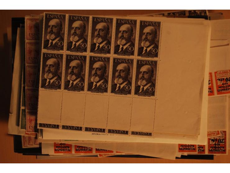 1938/52 (ca.), postfrischer kleiner Lagerbestand, meist gute Ausgaben und Blocks in größeren Mengen zwischen 20 und 100 Stück