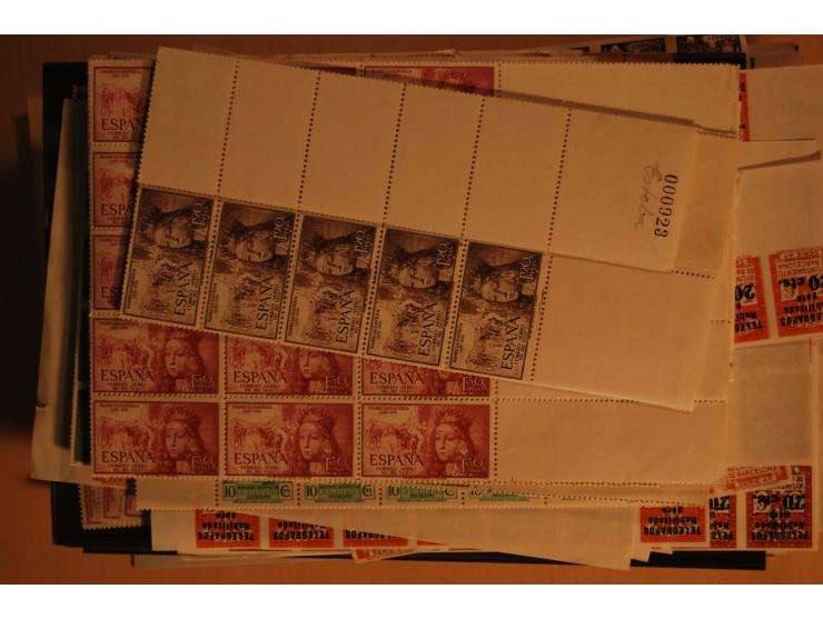 1938/52 (ca.), postfrischer kleiner Lagerbestand, meist gute Ausgaben und Blocks in größeren Mengen zwischen 20 und 100 Stück