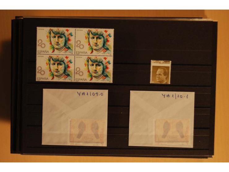 1981/89, postfrische Partie Abarten, vielfach mit Fotoattest Graus