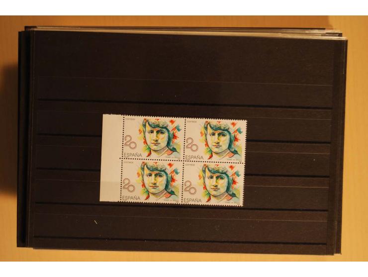 1981/89, postfrische Partie Abarten, vielfach mit Fotoattest Graus