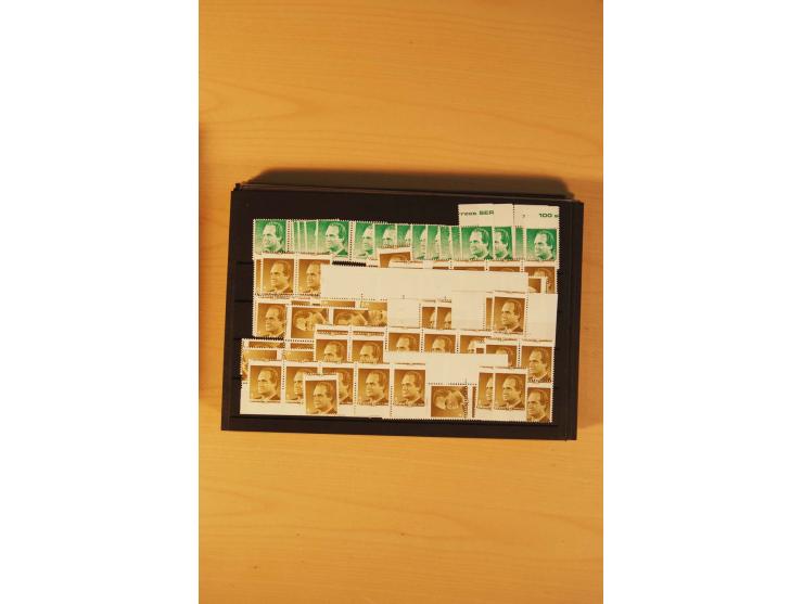 1985/98, sehr umfangreiche postfrische Partie von einigen hundert Abarten, dabei un- und teilgezähnte Werte, fehlende Farben,