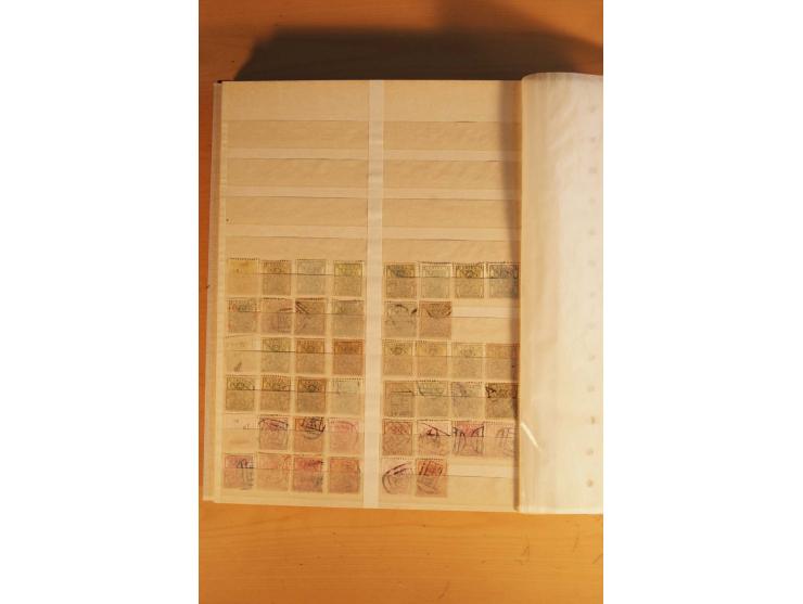 1885/1960(ca.), ungebrauchte und gestempelte Partie in 4 Steckalben, dabei u.a. 32 red revenues