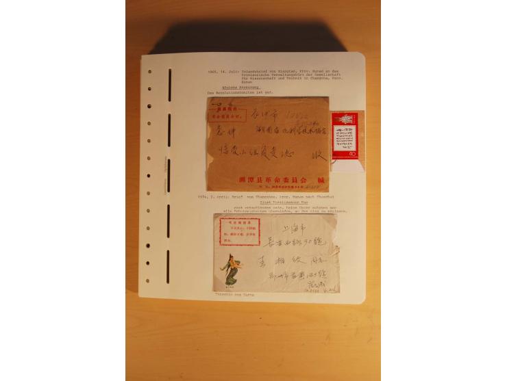 1963/76 (ca.), Sammlung mit rd. 170 Briefen, Formularen u.a. mit Mao-Zitaten, Liedern etc. aus der Zeit der Kulturrevolution;