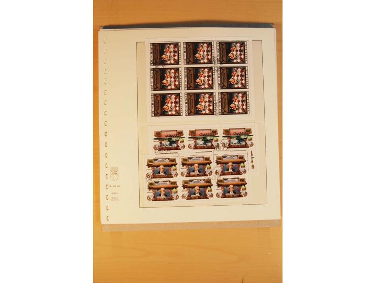 1884/1984, meist gestempelte Zusammenstellung Südkorea bis 1970 sowie gestempelte Blocks und Kleinbogen Nordkorea aus ca. 198
