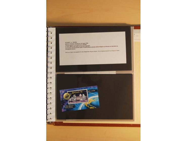 WELTRAUM: 1969, 19 verschieden Blocks mit Weltraum-Motiven und verschiedenen Unterschriften von amerik. Astronauten