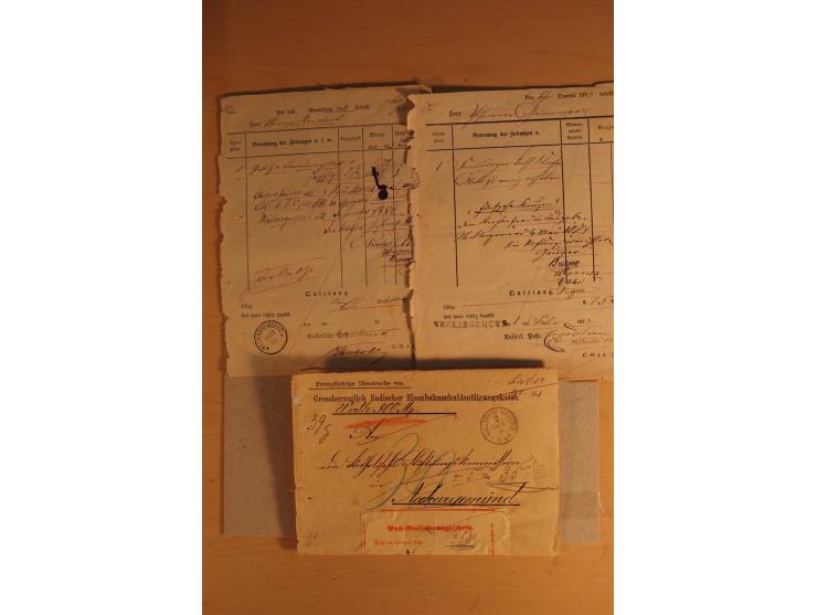 NECKARGEMÜND: 1840/1930 (ca.), nicht aufgezogene Heimatsammlung mit viel Material, dabei Postscheine, viele frankierte Baden-