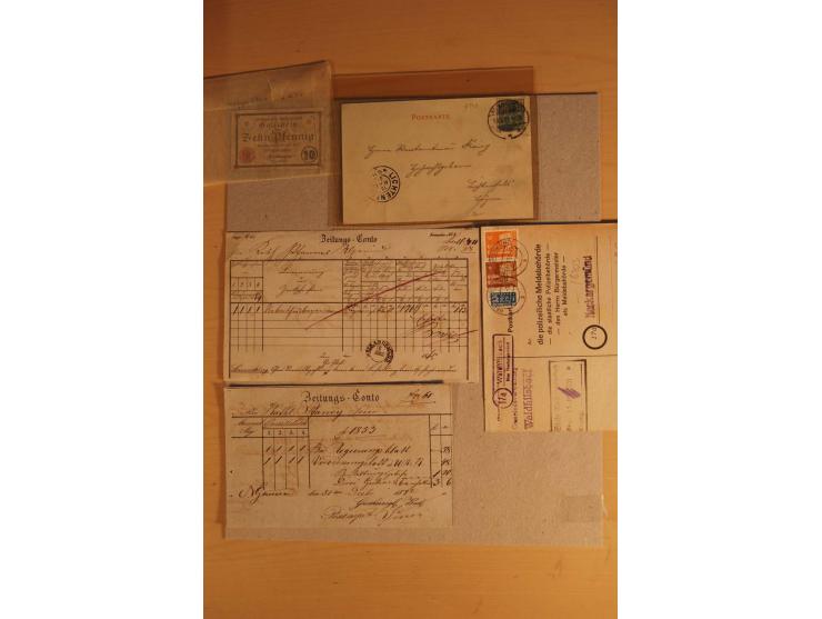 NECKARGEMÜND: 1840/1930 (ca.), nicht aufgezogene Heimatsammlung mit viel Material, dabei Postscheine, viele frankierte Baden-