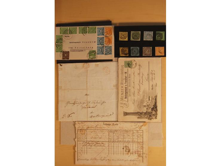 NECKARGEMÜND: 1840/1930 (ca.), nicht aufgezogene Heimatsammlung mit viel Material, dabei Postscheine, viele frankierte Baden-