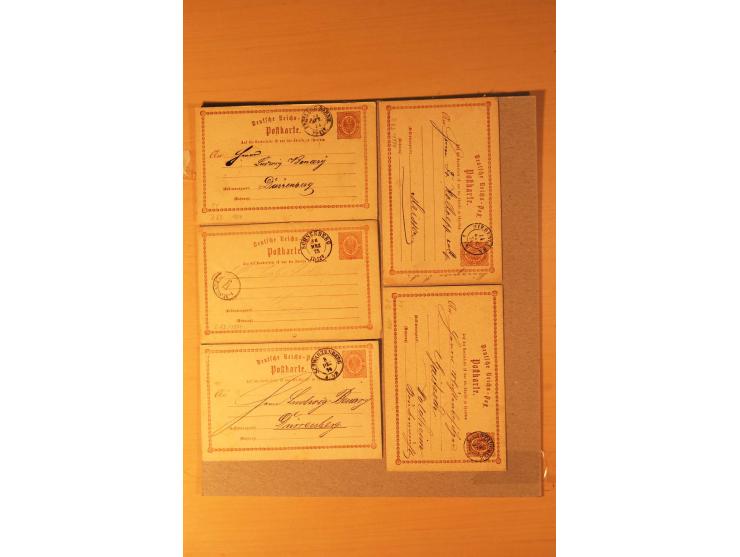 1872/95 (ca.), rd. 215 DR-Ganzsachen mit nachverwendeten Sachsenstempeln; sehr saubere Erhaltung; Aufstellung vorhanden