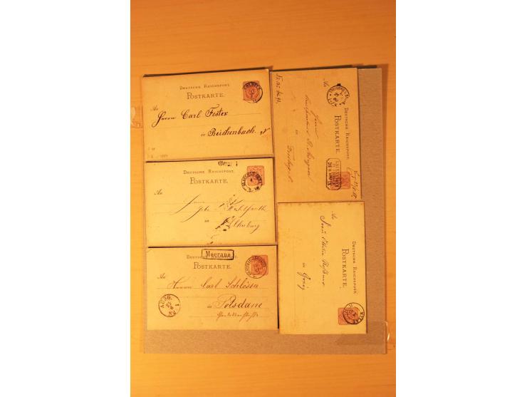 1872/95 (ca.), rd. 215 DR-Ganzsachen mit nachverwendeten Sachsenstempeln; sehr saubere Erhaltung; Aufstellung vorhanden