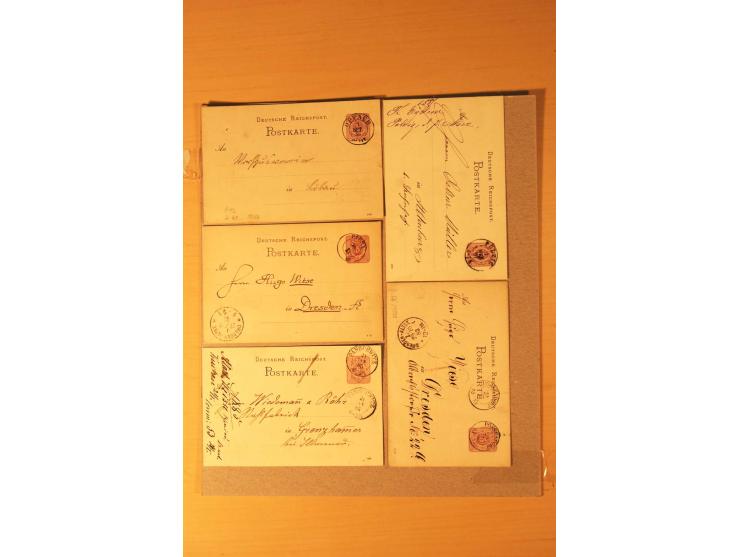 1872/95 (ca.), rd. 215 DR-Ganzsachen mit nachverwendeten Sachsenstempeln; sehr saubere Erhaltung; Aufstellung vorhanden
