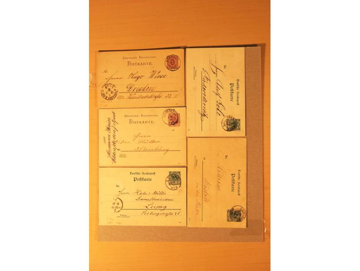 1872/95 (ca.), rd. 215 DR-Ganzsachen mit nachverwendeten Sachsenstempeln; sehr saubere Erhaltung; Aufstellung vorhanden