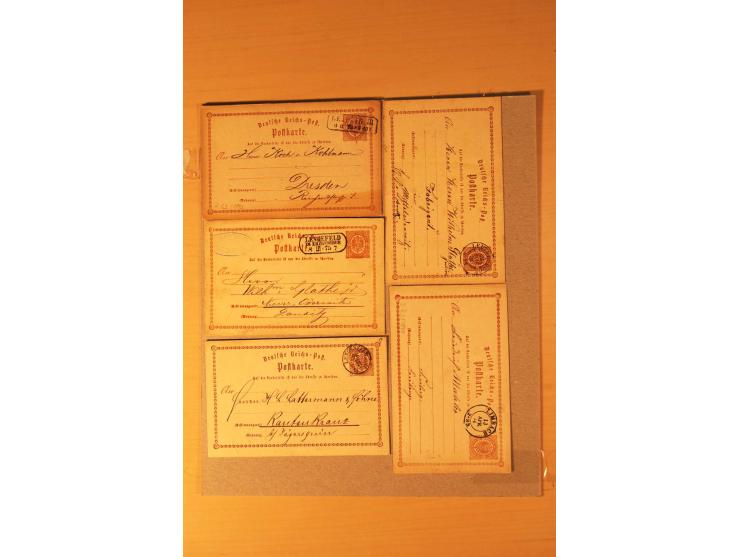 1872/95 (ca.), rd. 215 DR-Ganzsachen mit nachverwendeten Sachsenstempeln; sehr saubere Erhaltung; Aufstellung vorhanden