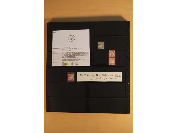 1872/75, Sammlung mit ca. 100 Einzelmarken/Briefstücken und 38 Briefen/Karten, ganz überwiegend auf Brustschilden, dabei viel