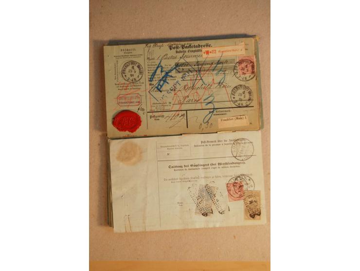 1888/99, 34 Auslands-Paketkarten mit Mi.-Nr. 37, dabei b- und d-Farben, alle für Wertpakete an Gebr. Rothschild in Paris