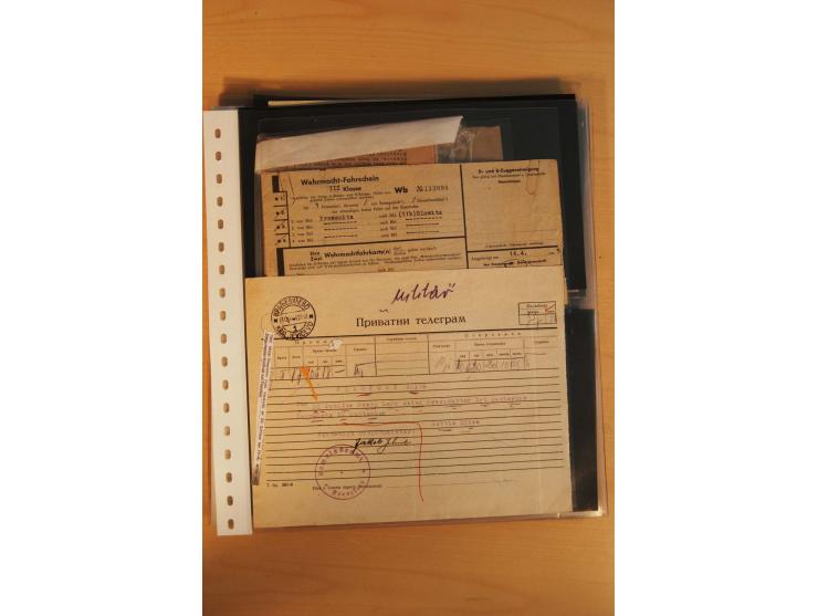1939/45, umfangreiche Sammlung mit rund 200  Briefen (viele mit Inhalt) und Karten, dabei viele besondere Stempel, Luft-Feldp