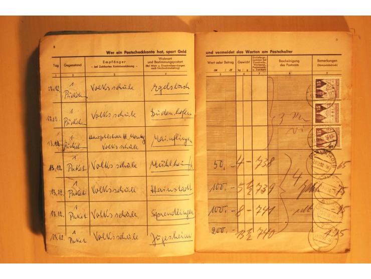 1945/80 (ca.), Posteinlieferungsbuch mit diversen Marken ab Bauten bis Heuss, dabei mehrfach 1 M. Frankaturen für "Stille Ver