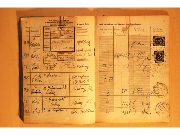1945/80 (ca.), Posteinlieferungsbuch mit diversen Marken ab Bauten bis Heuss, dabei mehrfach 1 M. Frankaturen für "Stille Ver