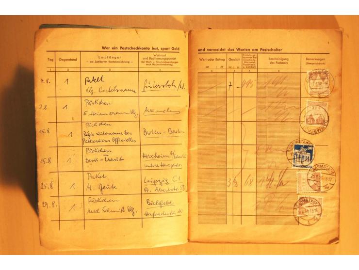 1945/80 (ca.), Posteinlieferungsbuch mit diversen Marken ab Bauten bis Heuss, dabei mehrfach 1 M. Frankaturen für "Stille Ver