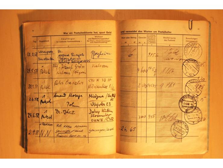 1945/80 (ca.), Posteinlieferungsbuch mit diversen Marken ab Bauten bis Heuss, dabei mehrfach 1 M. Frankaturen für "Stille Ver