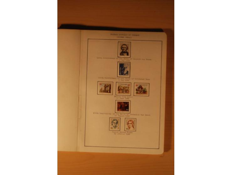1946/91, ungebrauchte/postfrische und gestempelte Sammlung, dabei Bund und Berlin vielfach mit den frühen Ausgaben, dazu bess