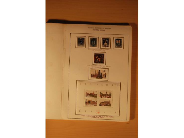 1946/91, ungebrauchte/postfrische und gestempelte Sammlung, dabei Bund und Berlin vielfach mit den frühen Ausgaben, dazu bess