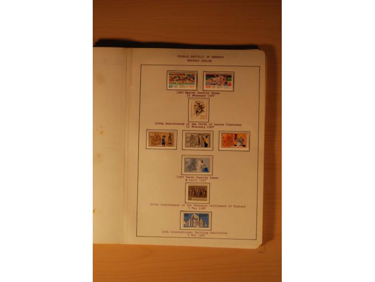 1946/91, ungebrauchte/postfrische und gestempelte Sammlung, dabei Bund und Berlin vielfach mit den frühen Ausgaben, dazu bess