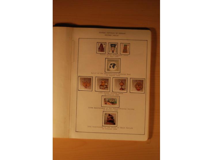 1946/91, ungebrauchte/postfrische und gestempelte Sammlung, dabei Bund und Berlin vielfach mit den frühen Ausgaben, dazu bess