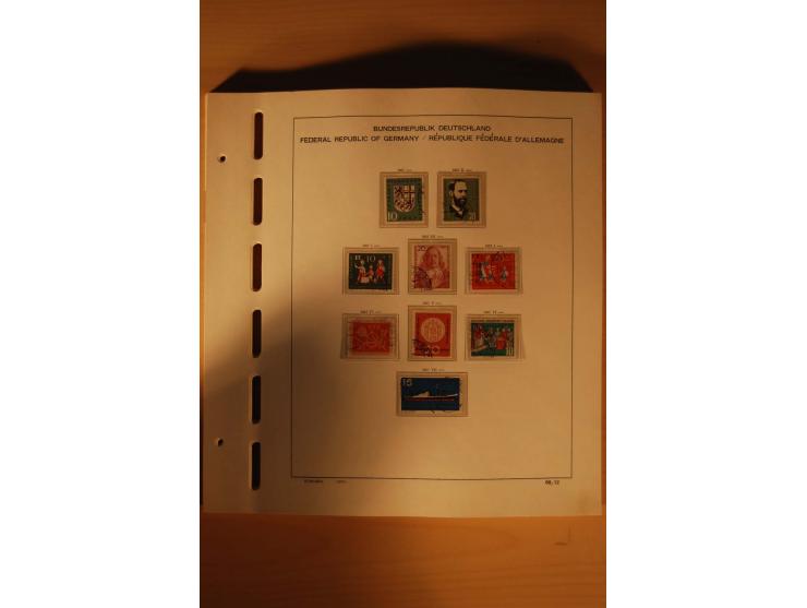 1946/91, ungebrauchte/postfrische und gestempelte Sammlung, dabei Bund und Berlin vielfach mit den frühen Ausgaben, dazu bess