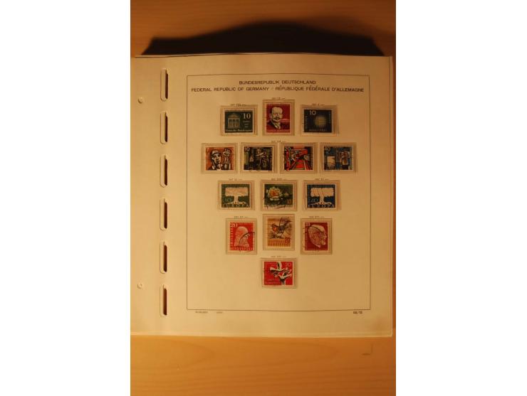 1946/91, ungebrauchte/postfrische und gestempelte Sammlung, dabei Bund und Berlin vielfach mit den frühen Ausgaben, dazu bess
