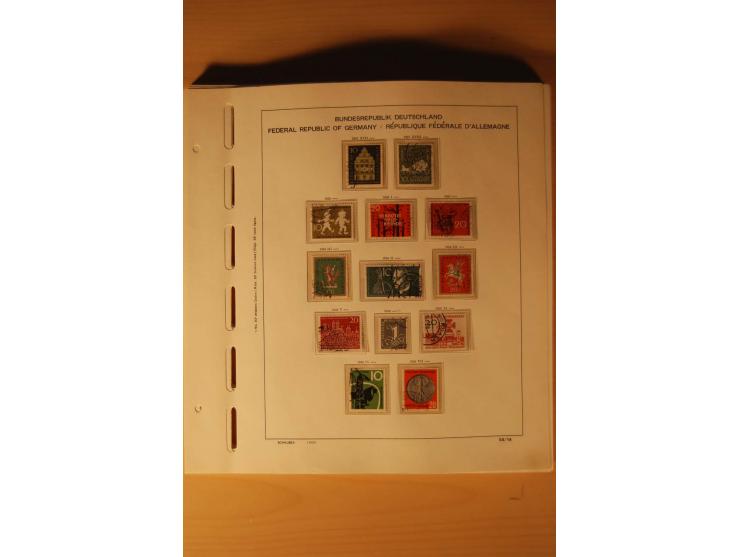 1946/91, ungebrauchte/postfrische und gestempelte Sammlung, dabei Bund und Berlin vielfach mit den frühen Ausgaben, dazu bess