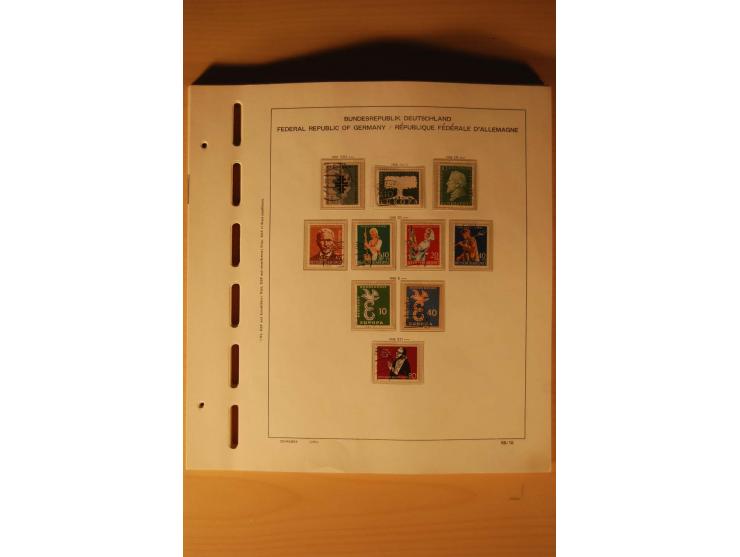 1946/91, ungebrauchte/postfrische und gestempelte Sammlung, dabei Bund und Berlin vielfach mit den frühen Ausgaben, dazu bess