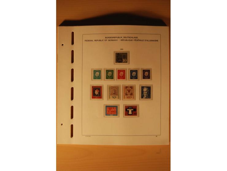 1946/91, ungebrauchte/postfrische und gestempelte Sammlung, dabei Bund und Berlin vielfach mit den frühen Ausgaben, dazu bess